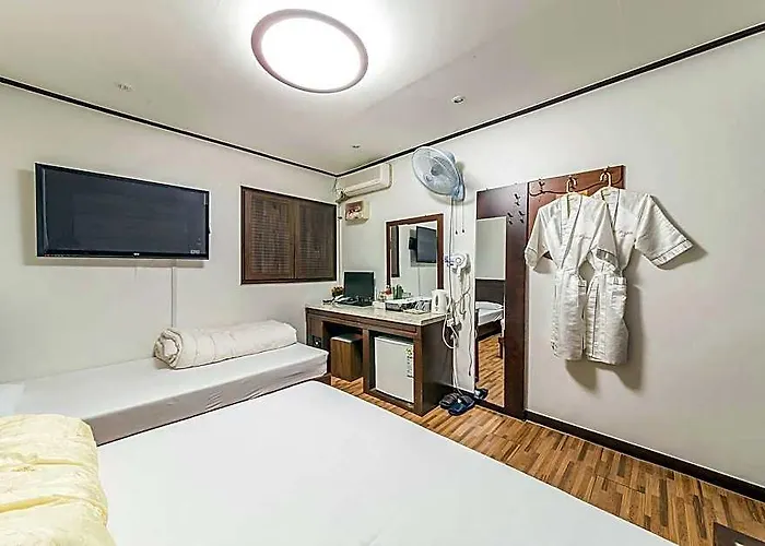 Park House Dongmyo 2*